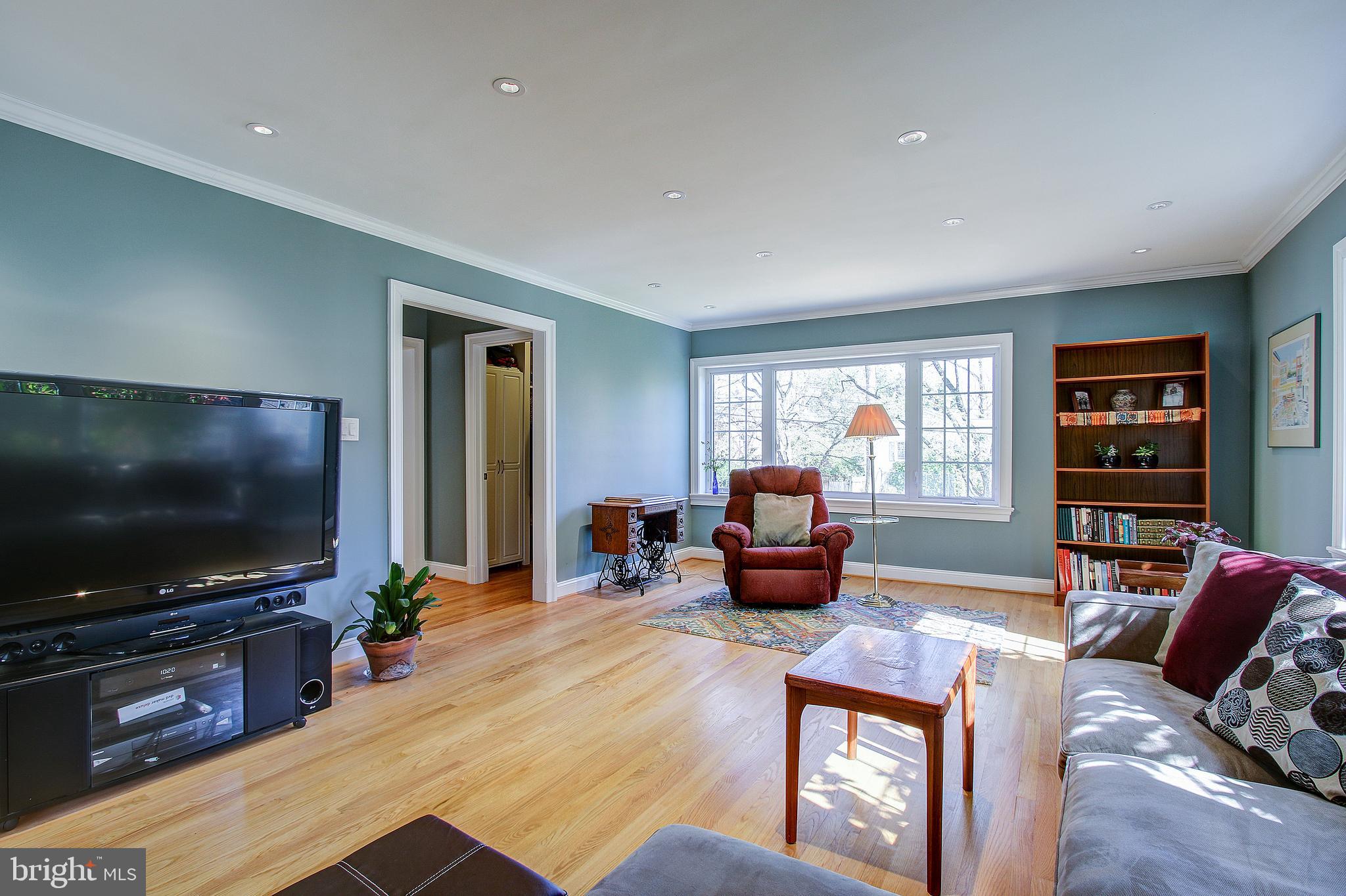 1441 Crestridge Drive Silver Spring, MD 20910 - Photo 25 of 50 Beautiful family room over garage