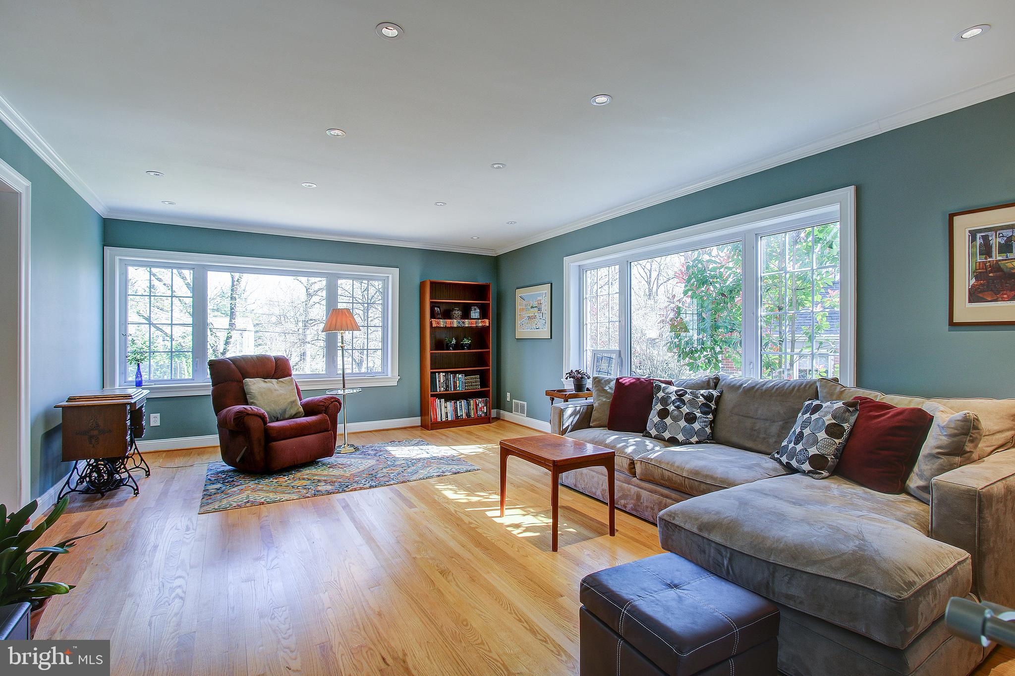 1441 Crestridge Drive Silver Spring, MD 20910 - Photo 26 of 50 Light and bright family room