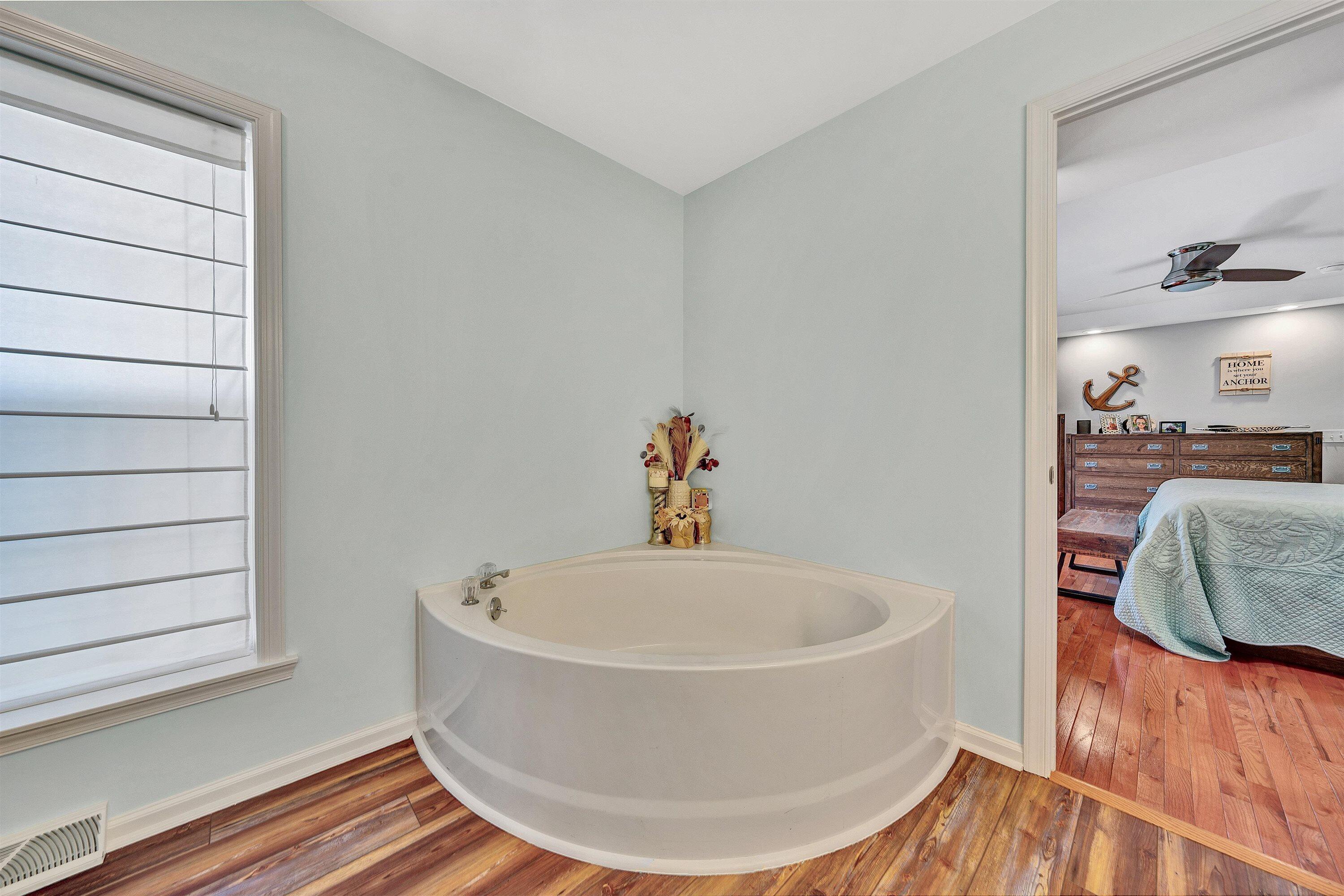 414 Mallard Cove Road Moneta, VA 24121 - Photo 19 of 51 21-DSC00266