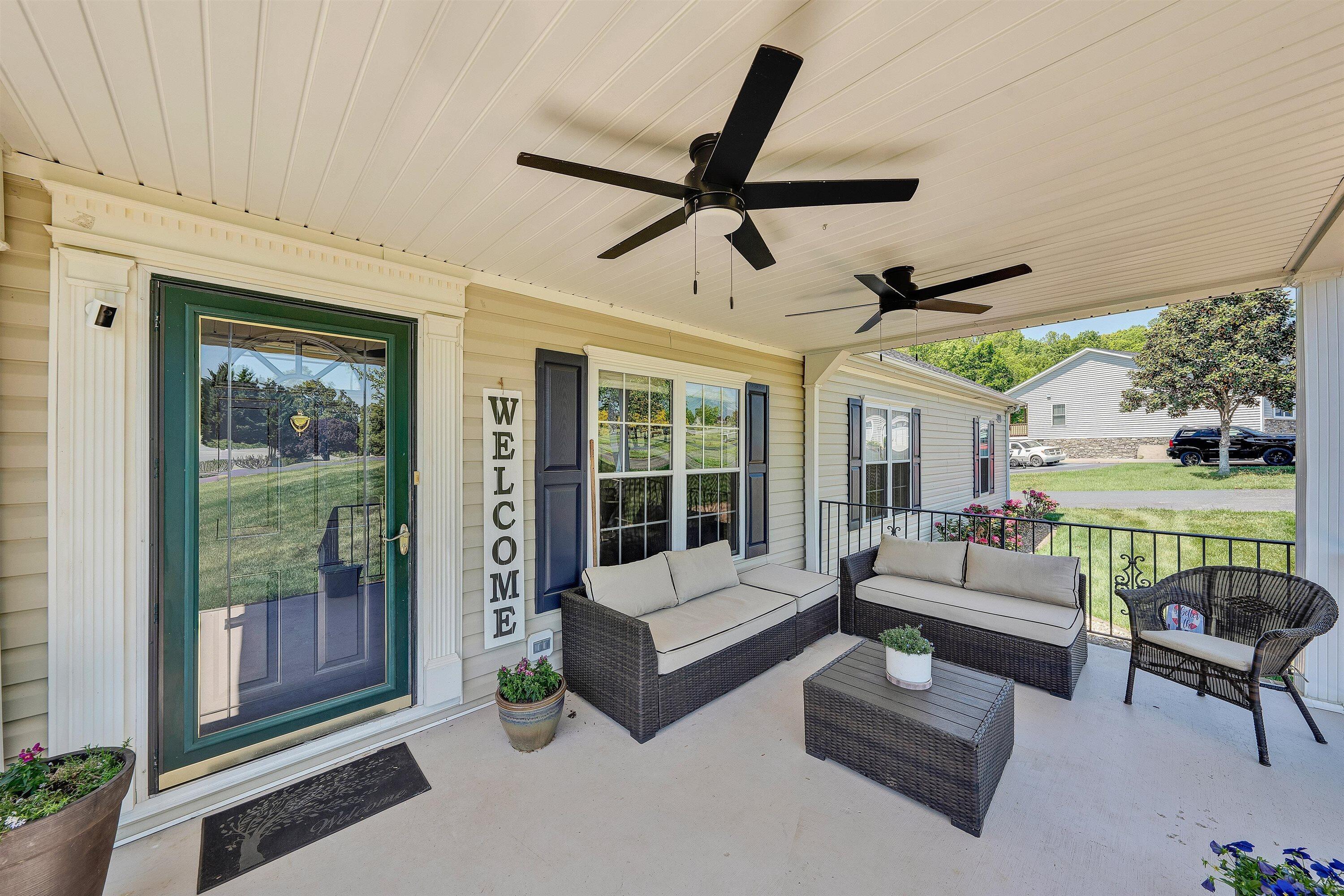 414 Mallard Cove Road Moneta, VA 24121 - Photo 4 of 51 04-DSC00200