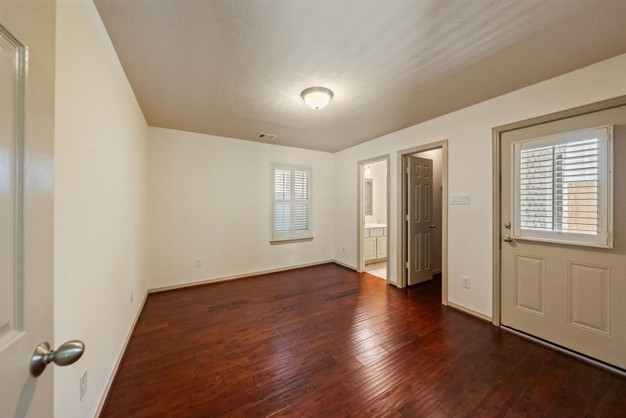 4018 Childress Street Houston, TX 77005 - Photo 4 of 20 1st floor bedroom