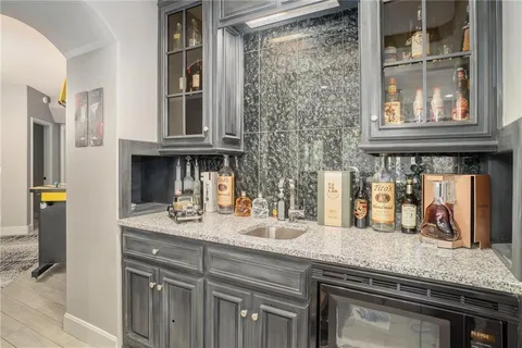 $850,000 | 5907 North Cosby Avenue, Kansas City, MO 64151