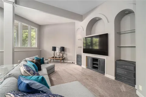 $850,000 | 5907 North Cosby Avenue, Kansas City, MO 64151