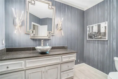 $850,000 | 5907 North Cosby Avenue, Kansas City, MO 64151