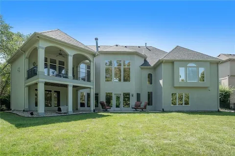 $850,000 | 5907 North Cosby Avenue, Kansas City, MO 64151