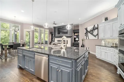 $850,000 | 5907 North Cosby Avenue, Kansas City, MO 64151