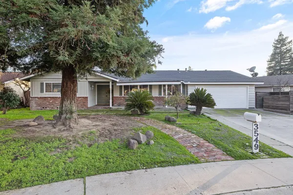$435,000 | 3549 West McCormick Drive, Visalia, CA 93277