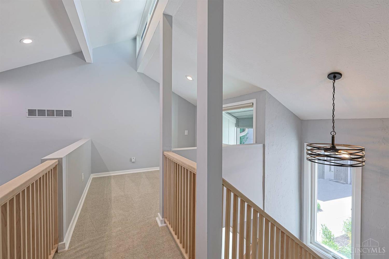 2928 Struble Road Cincinnati, OH 45251 - Photo 18 of 68