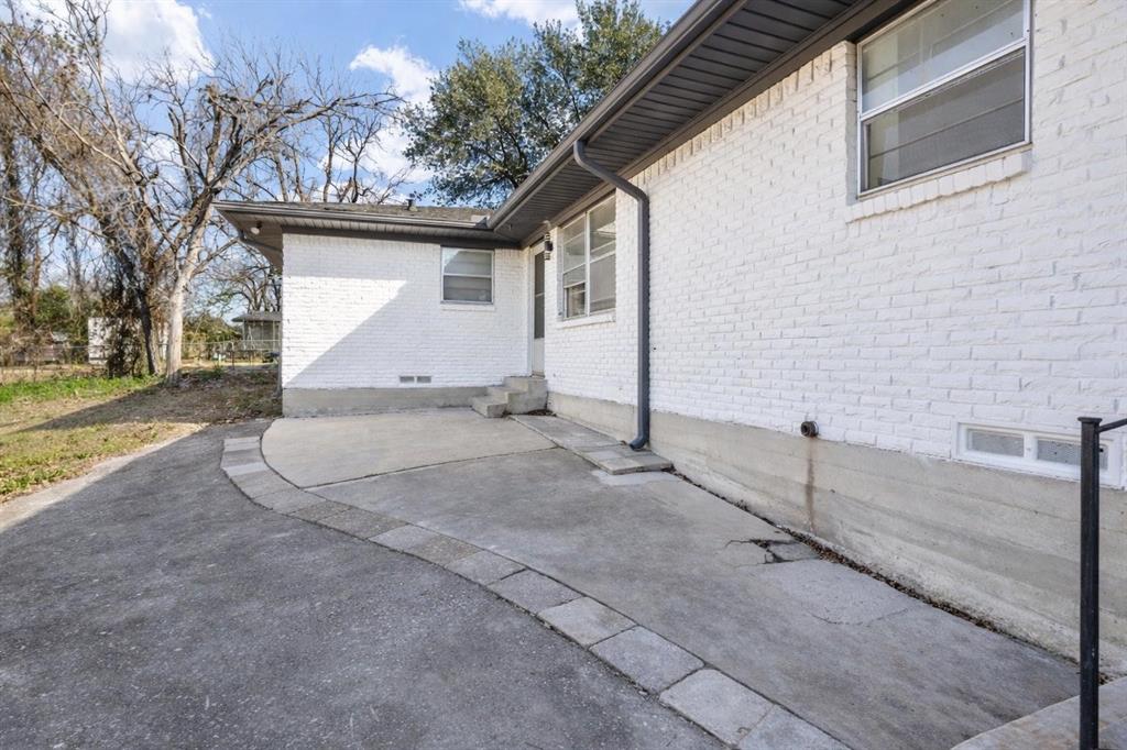 509 West Ridgewood Drive Garland, TX 75041 - Photo 18 of 21