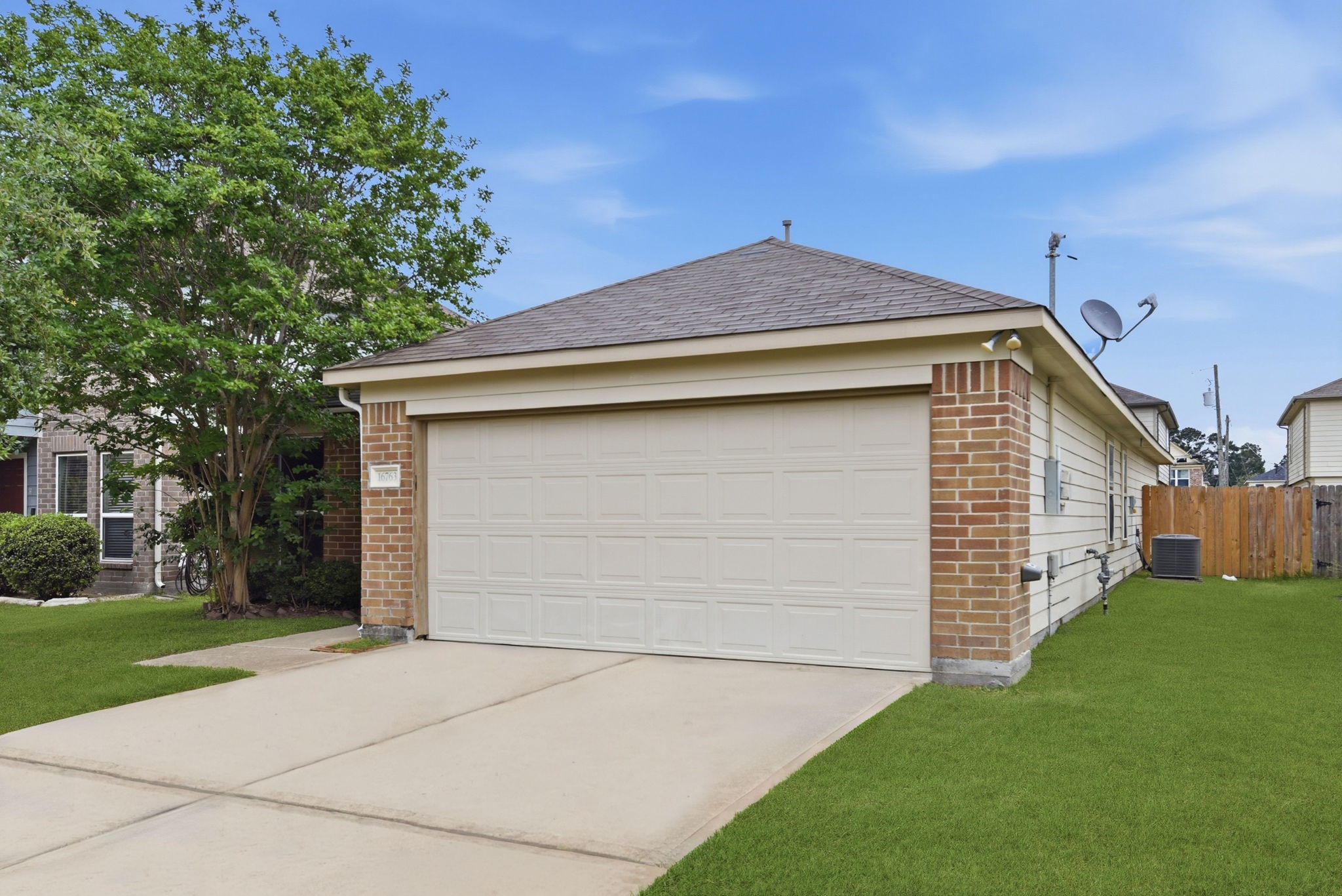 16763 North Blue Jay Drive Conroe, TX 77385 - Photo 1 of 26