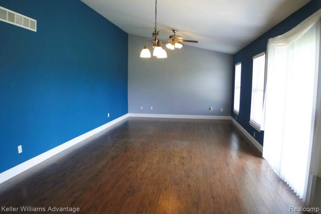 50170 Wear Road Belleville, MI 48111 - Photo 6 of 17 Living Room 1.jpg