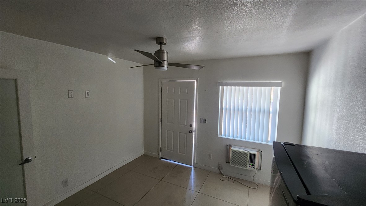 1401 East Carson Avenue, Unit 3 Las Vegas, NV 89101 - Photo 3 of 9