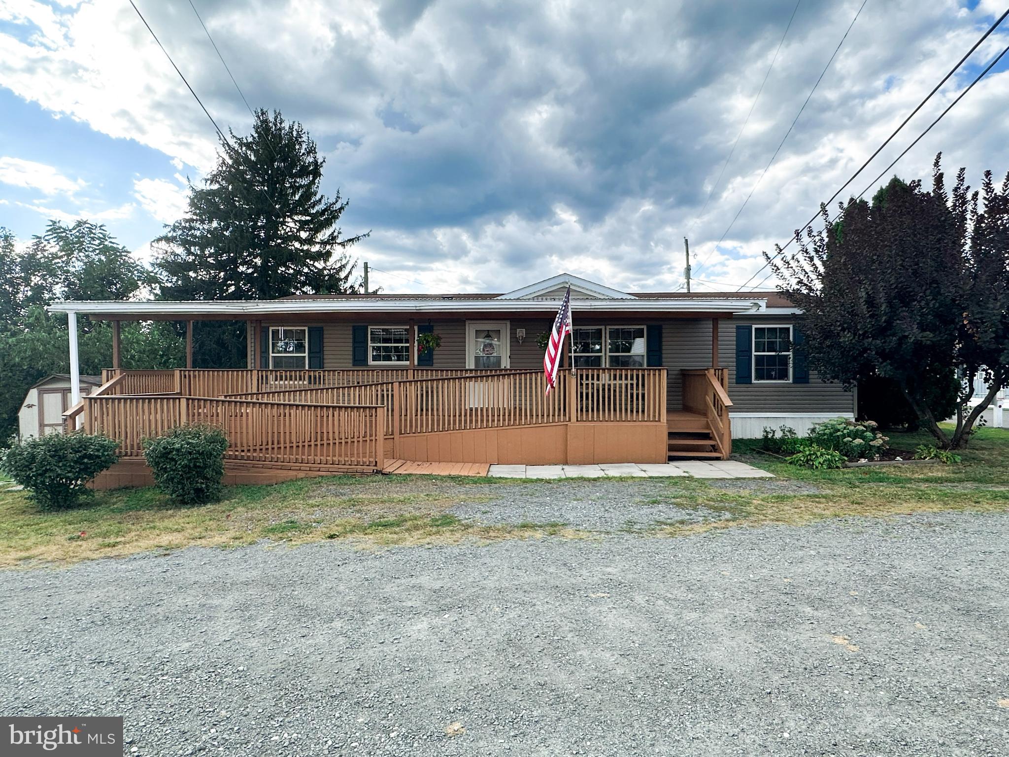 52 Keystone Road Reading, PA 19606 - Photo 3 of 26 Gallery Image 3