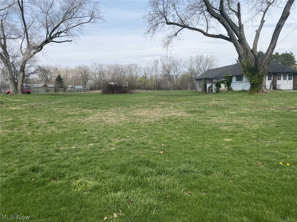 2227 Pipe Street Sandusky, OH 44870 - Photo 5 of 11