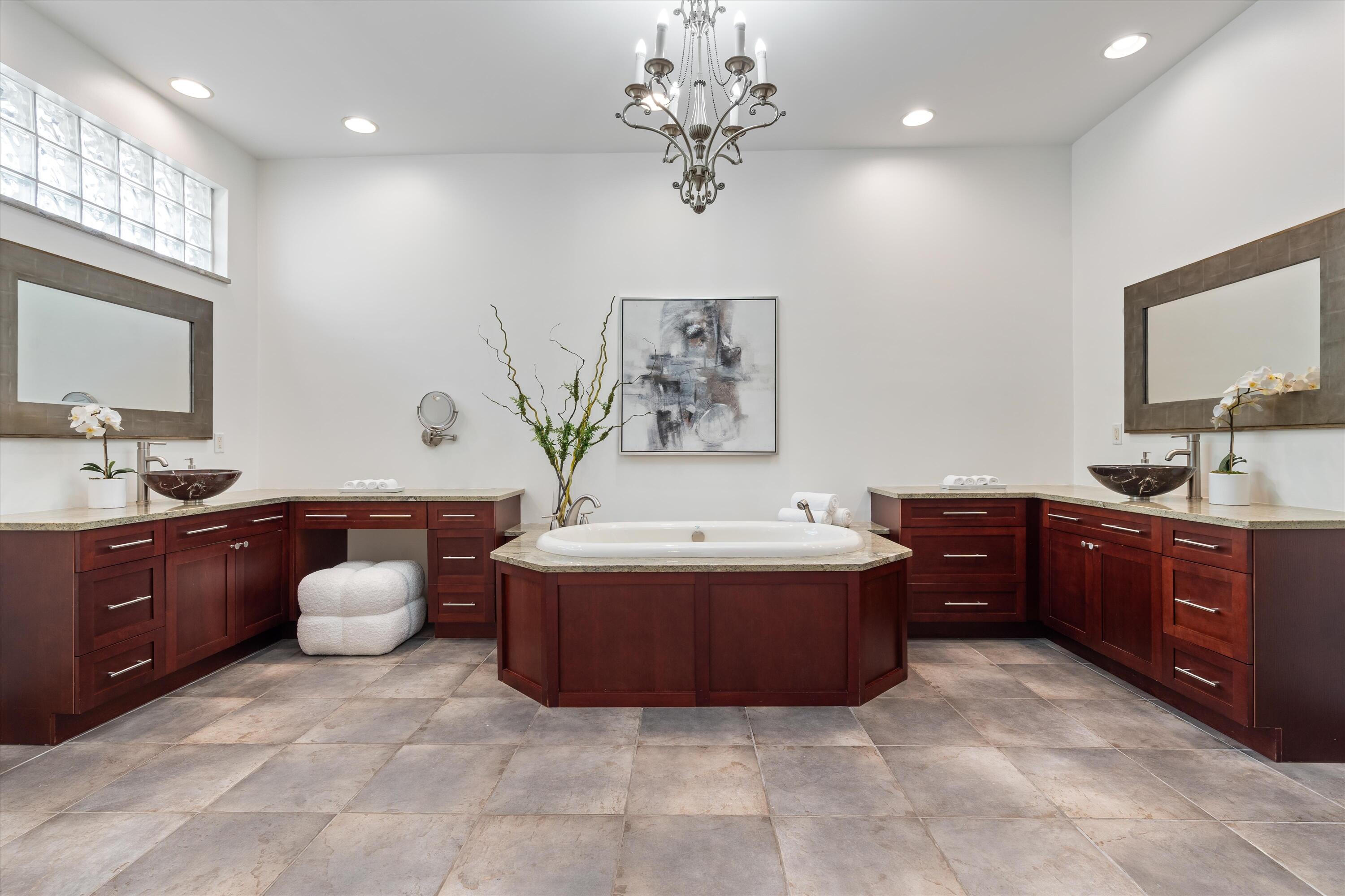 142 Segovia Way Jupiter, FL 33458 - Photo 27 of 43 Primary bath