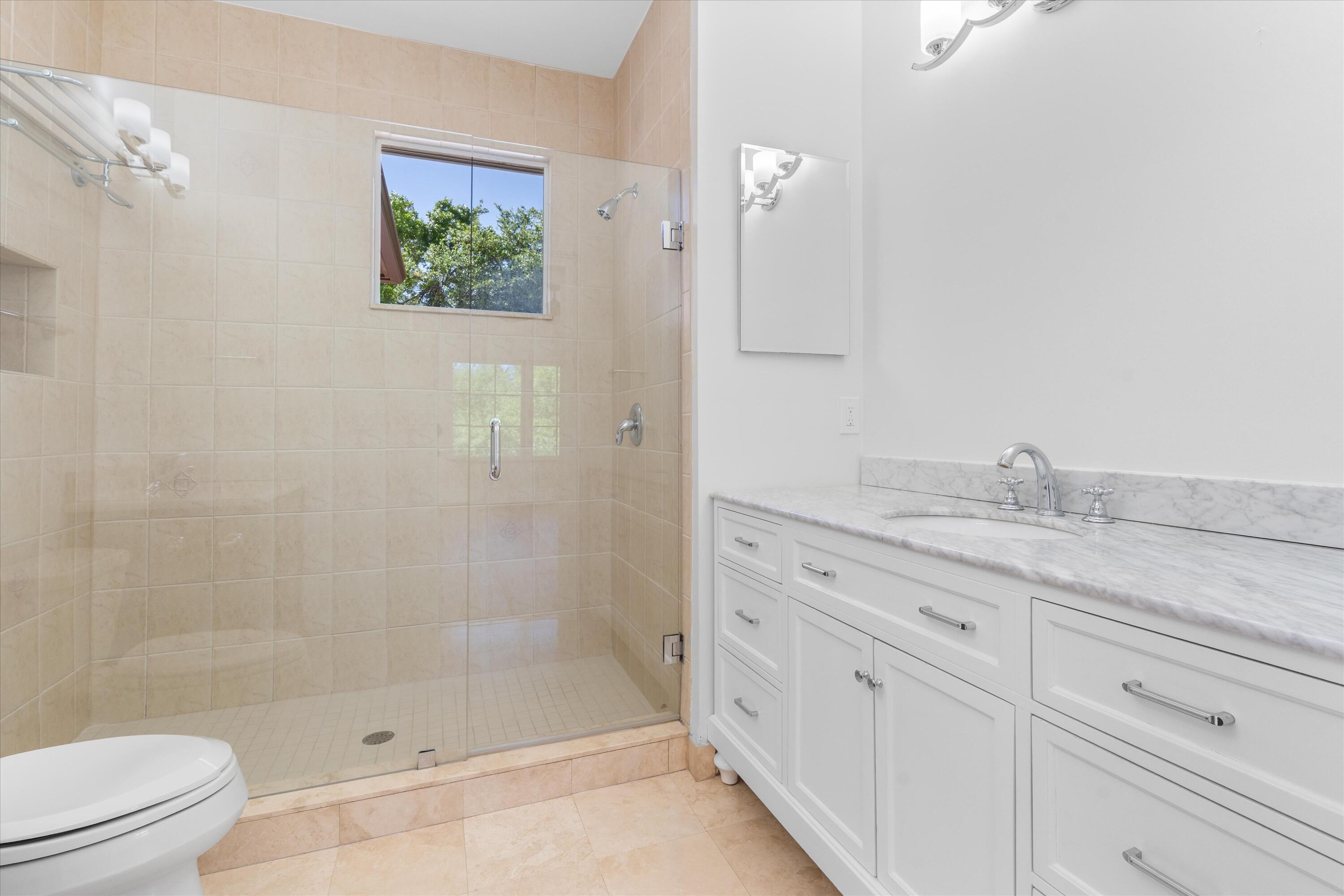 142 Segovia Way Jupiter, FL 33458 - Photo 31 of 43 Bonus room bath