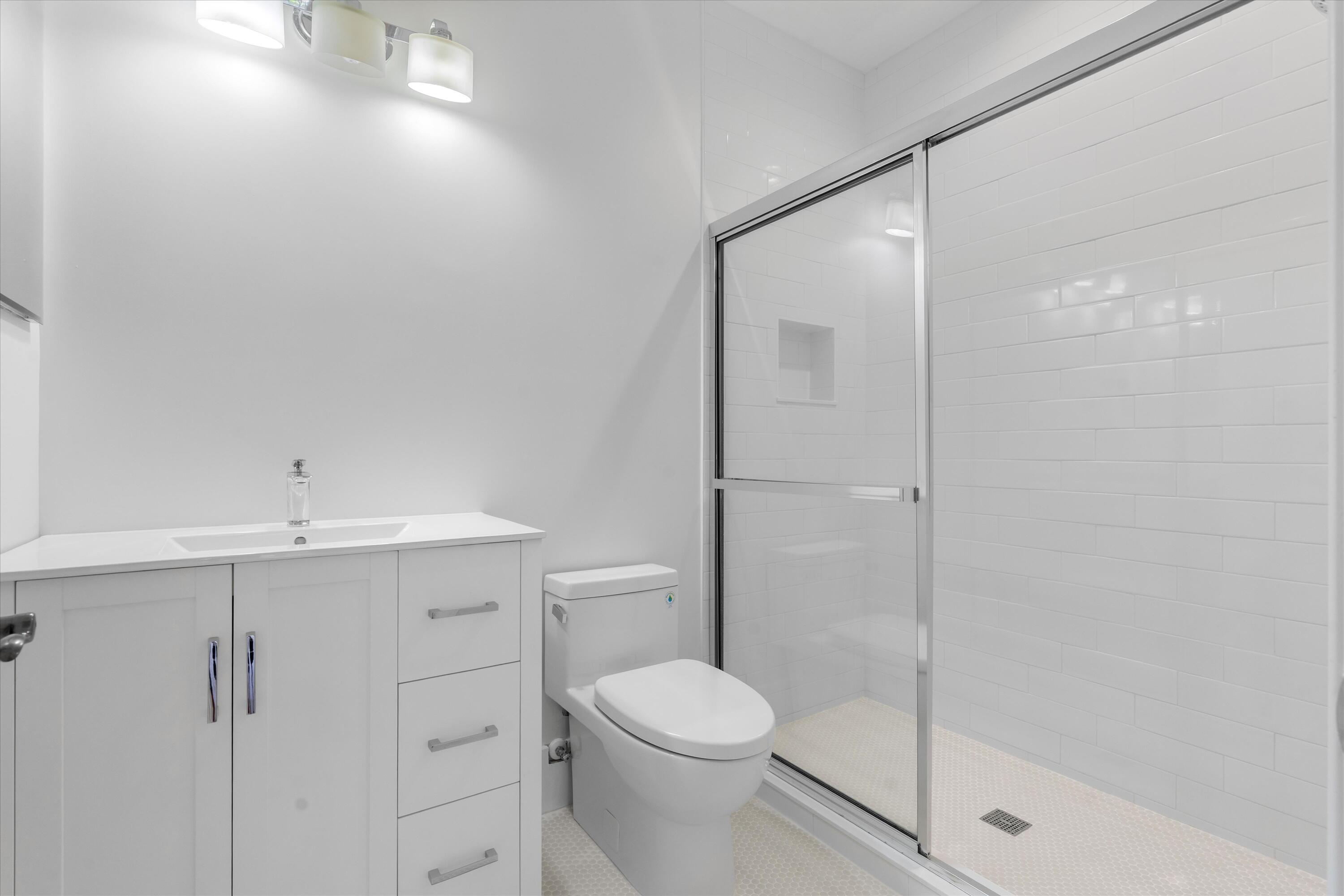 142 Segovia Way Jupiter, FL 33458 - Photo 38 of 43 4thbathroom