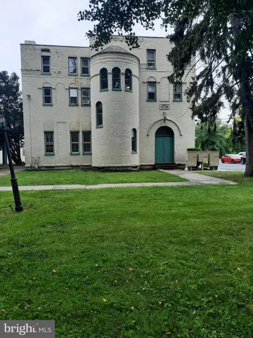 $875 | 12 South Filbert Street, Unit B6, Mechanicsburg, PA 17055