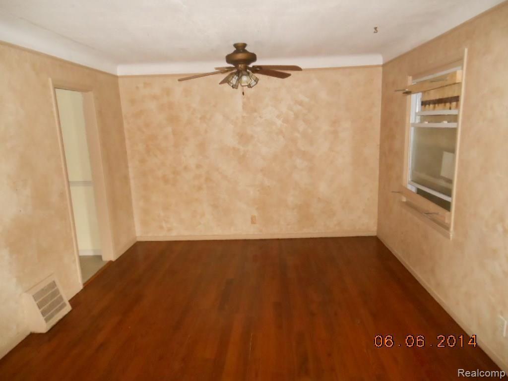 21624 Moross Road Grosse Pointe, MI 48236 - Photo 10 of 24 DSCN5655.jpg