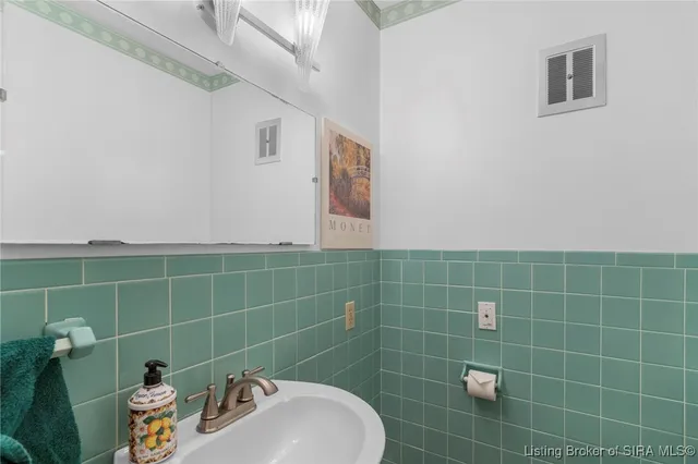 $309,999 | 2129 Seneca Drive, Madison, IN 47250