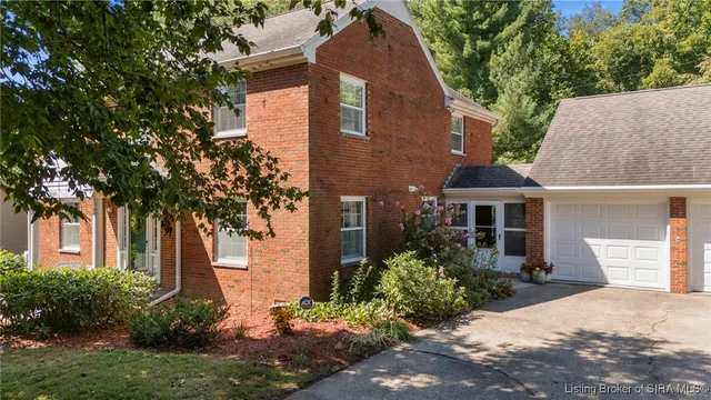 $309,999 | 2129 Seneca Drive, Madison, IN 47250