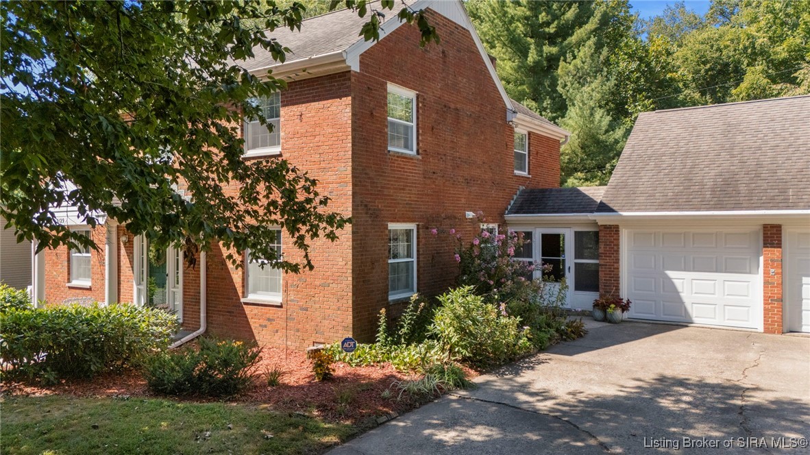 2129 Seneca Drive Madison, IN 47250 - Photo 3 of 45