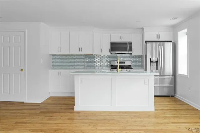 $2,000 | 238 Oriskany Boulevard, Unit 1, Whitestown, NY 13492