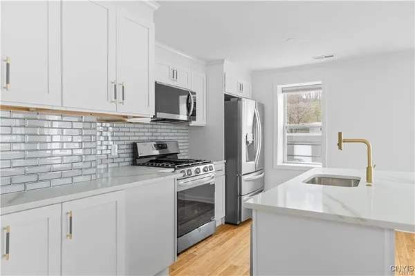 $2,000 | 238 Oriskany Boulevard, Unit 1, Whitestown, NY 13492