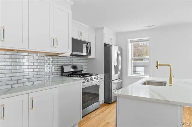 $2,000 | 238 Oriskany Boulevard, Unit 1, Whitestown, NY 13492