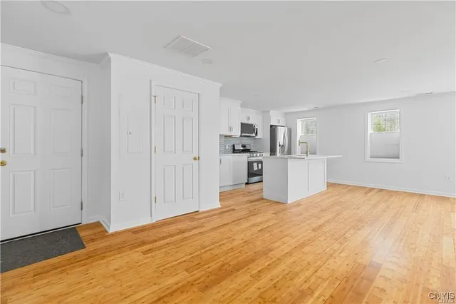 $2,000 | 238 Oriskany Boulevard, Unit 1, Whitestown, NY 13492