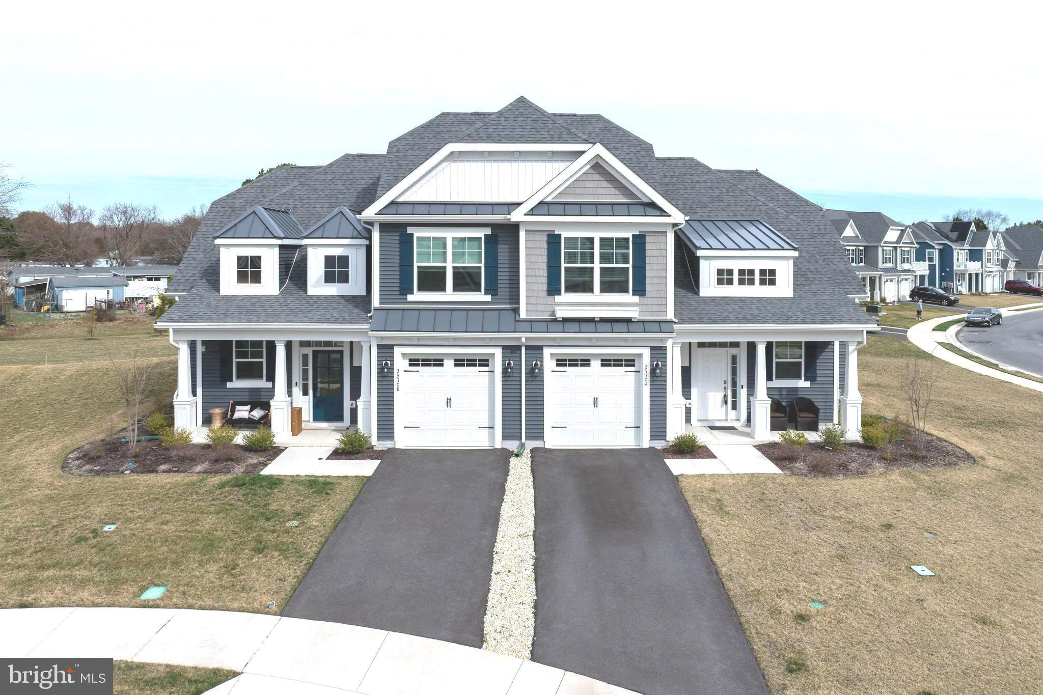 Twin/Semi Home is on the Right Side