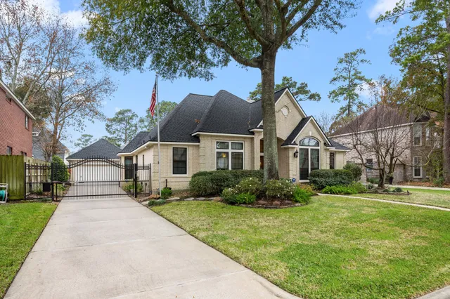 $425,000 | 18823 Cypress Mountain Drive, Spring, TX 77388