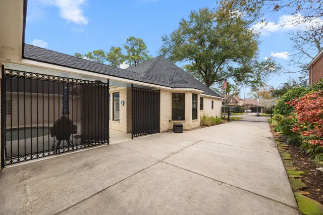 $425,000 | 18823 Cypress Mountain Drive, Spring, TX 77388