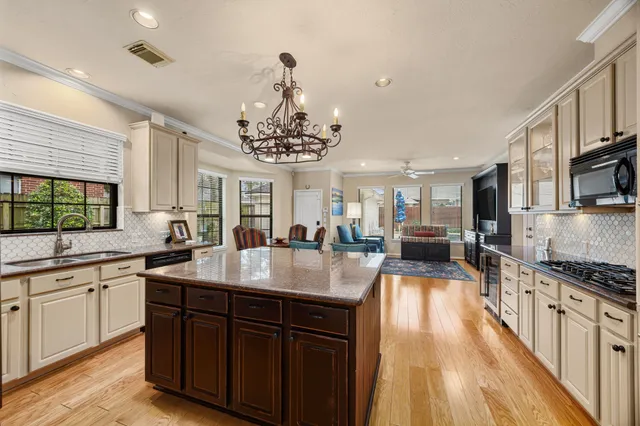 $425,000 | 18823 Cypress Mountain Drive, Spring, TX 77388