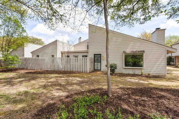 $350,000 | 8117 Mistywood Lane, Unit 9, Memphis, TN 38138