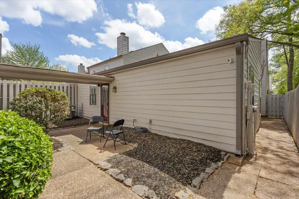 $350,000 | 8117 Mistywood Lane, Unit 9, Memphis, TN 38138