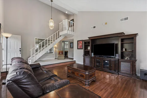 $350,000 | 8117 Mistywood Lane, Unit 9, Memphis, TN 38138