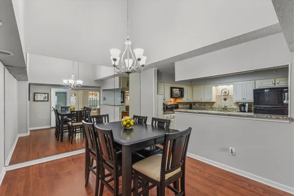 $350,000 | 8117 Mistywood Lane, Unit 9, Memphis, TN 38138