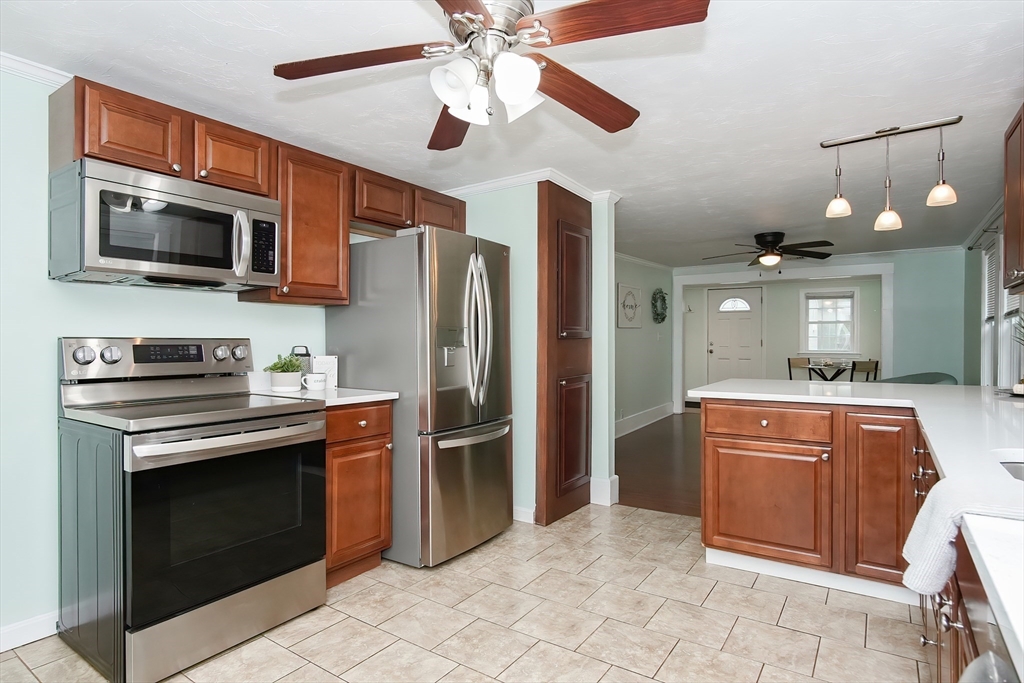 35 Cypress Road Attleboro, MA 02703 - Photo 10 of 33 Gallery Image 10