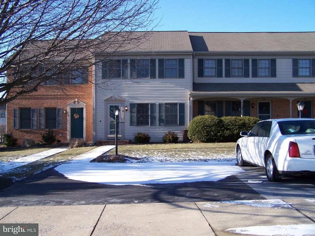 98 Robinhill Drive Lititz, PA 17543 - Photo 1 of 8