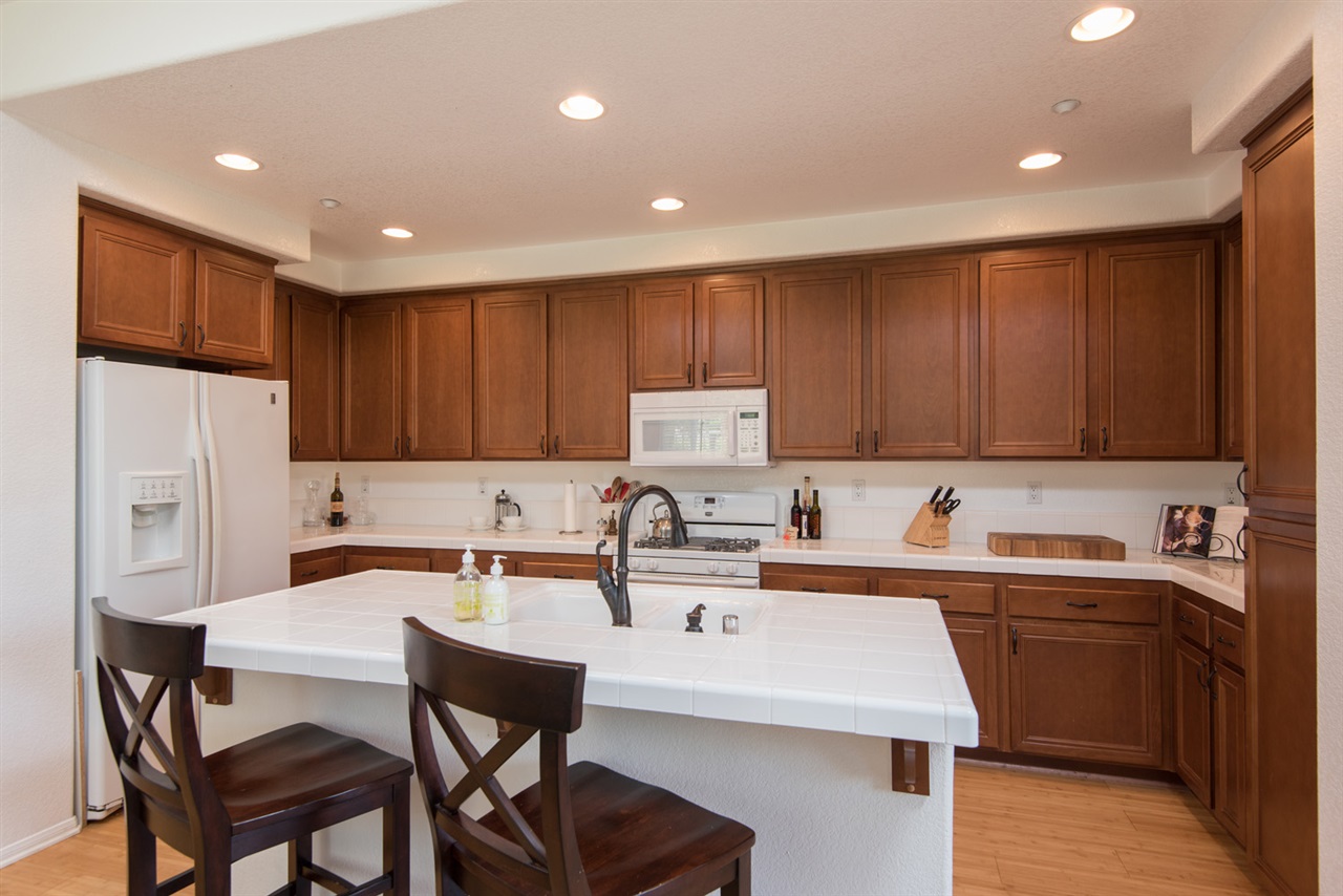 824 Almond Road San Marcos, CA 92078 - Photo 2 of 22 Gallery Image 2