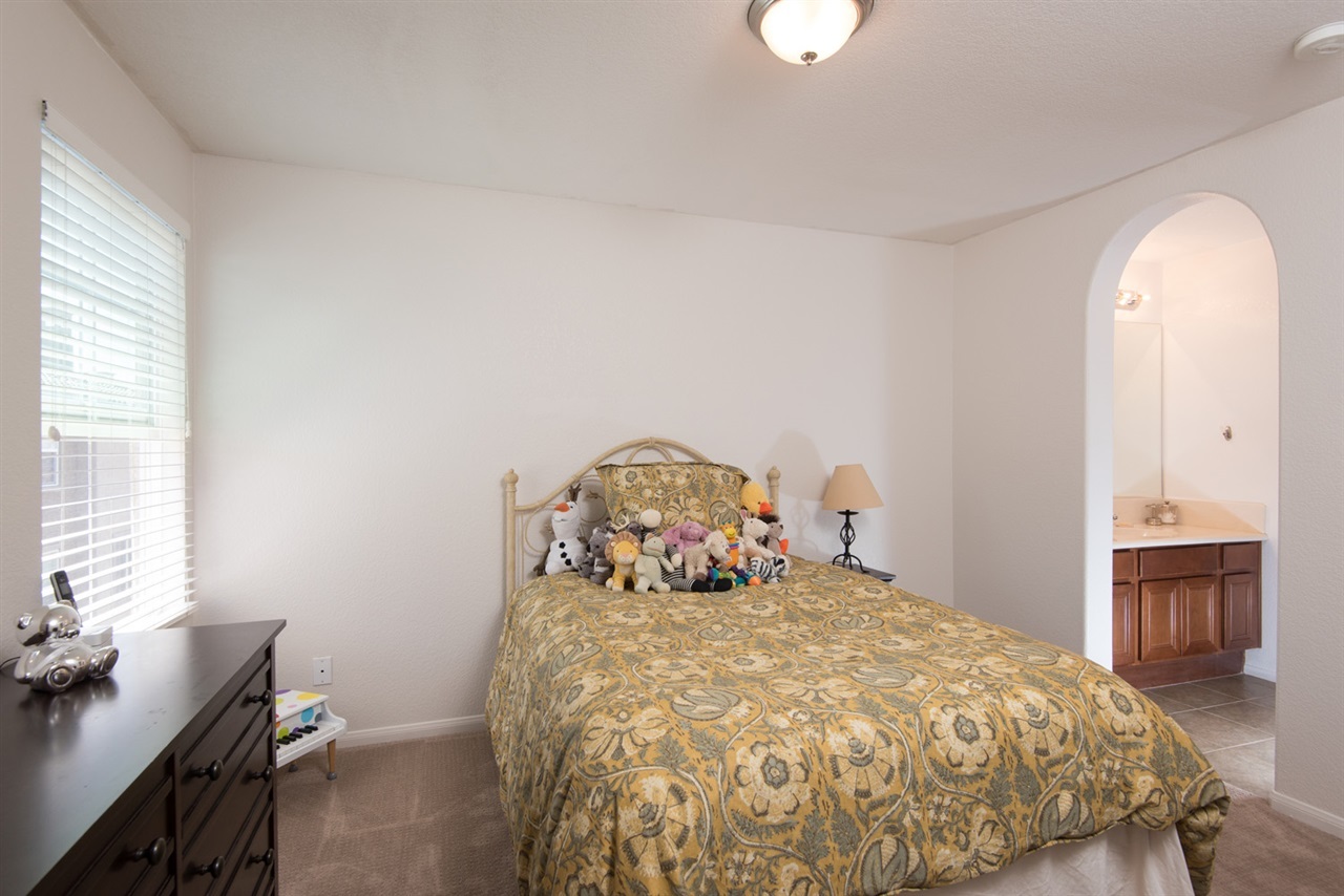 824 Almond Road San Marcos, CA 92078 - Photo 10 of 22 Gallery Image 10