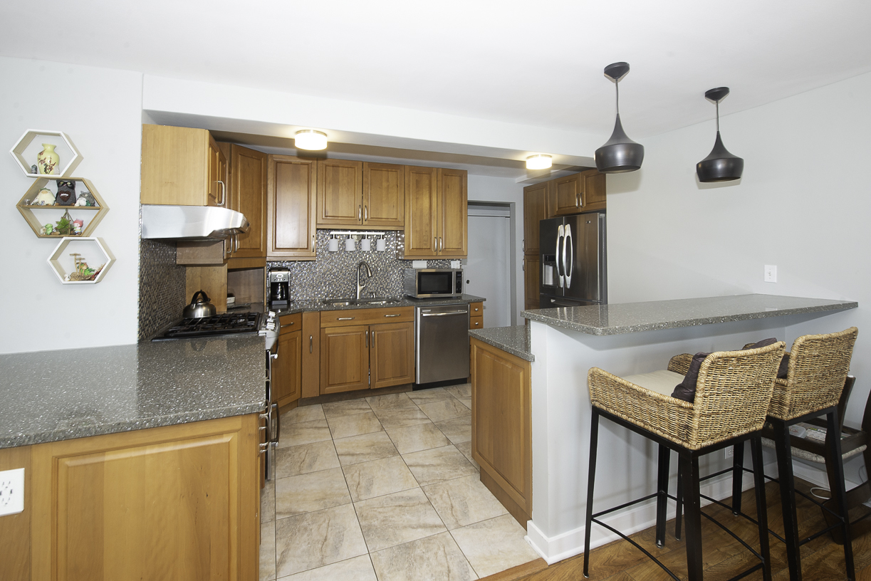 5801 North Sheridan Road, Unit 18C Chicago, IL 60660 - Photo 10 of 37 Gallery Image 10