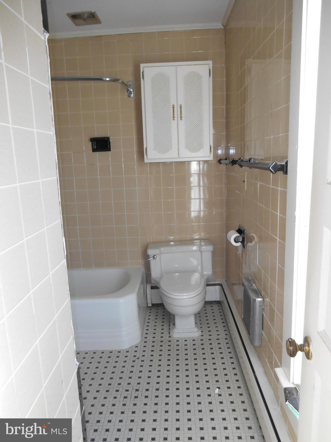 28151 Alms House Road Oxford, MD 21654 - Photo 24 of 30 Bath (Master)
