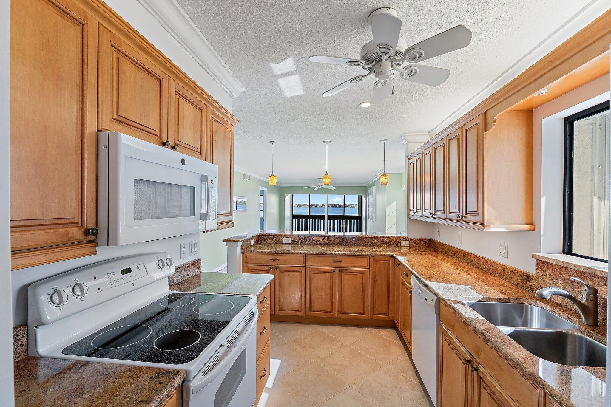 175 Southeast St Lucie Boulevard, Unit E130 Stuart, FL 34996 - Photo 14 of 39 Kitchen