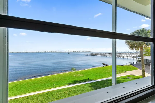 $435,000 | 175 Southeast St Lucie Boulevard, Unit E130, Stuart, FL 34996