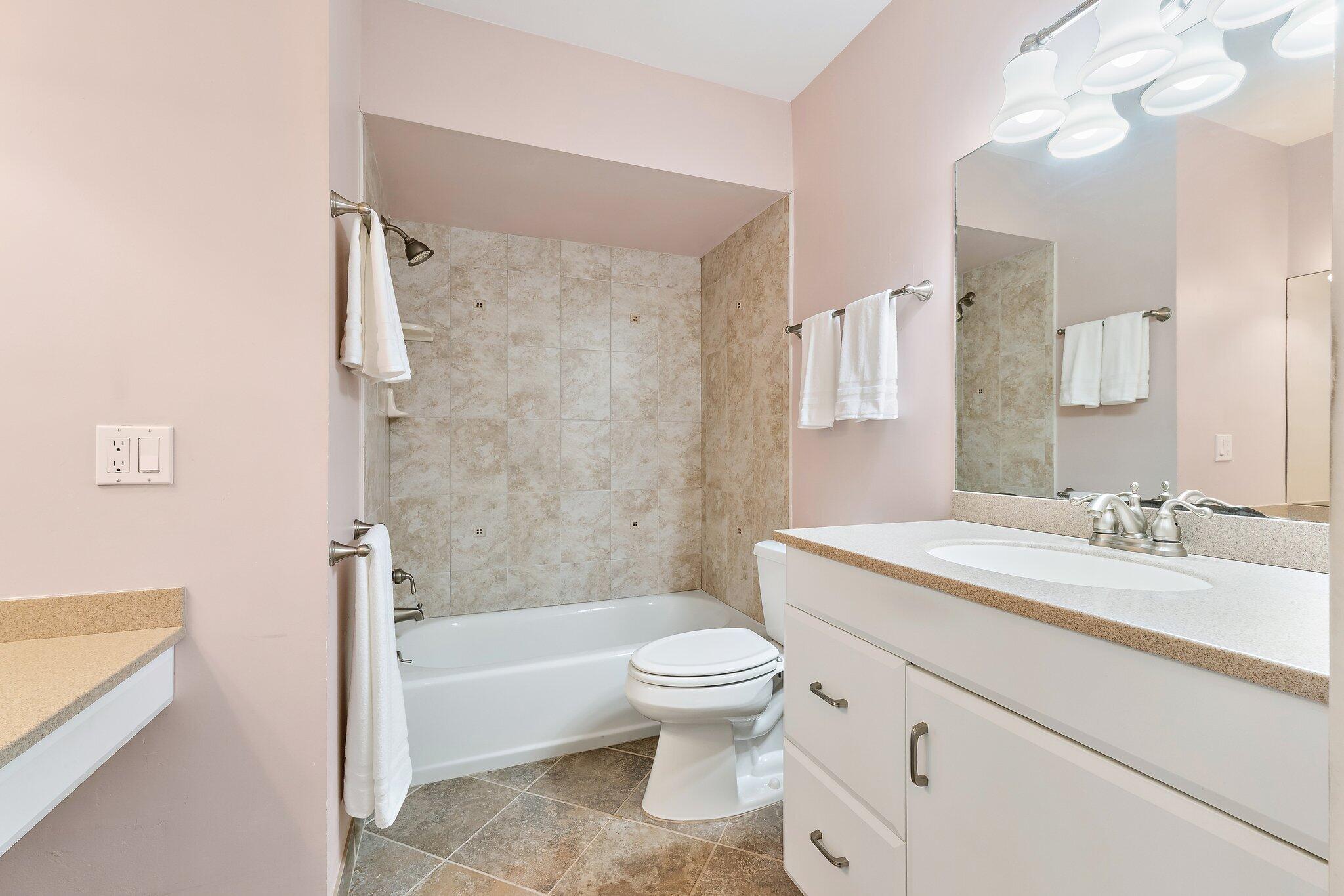 175 Southeast St Lucie Boulevard, Unit E130 Stuart, FL 34996 - Photo 24 of 39 Main Bath