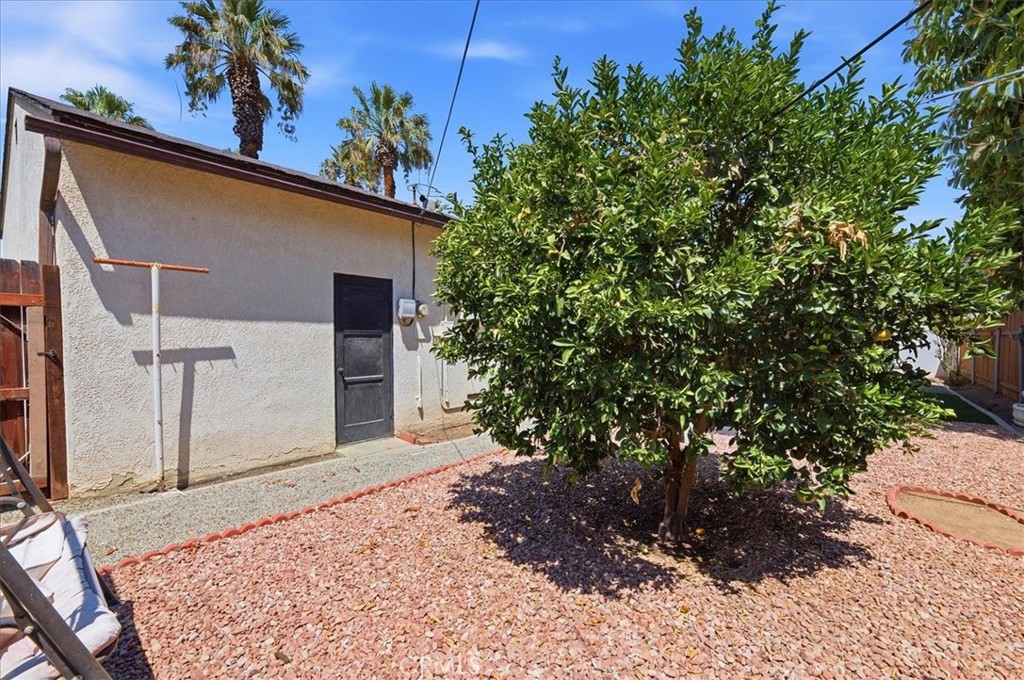 6080 Lawson Way Riverside, CA 92506 - Photo 26 of 31 BACKYARD