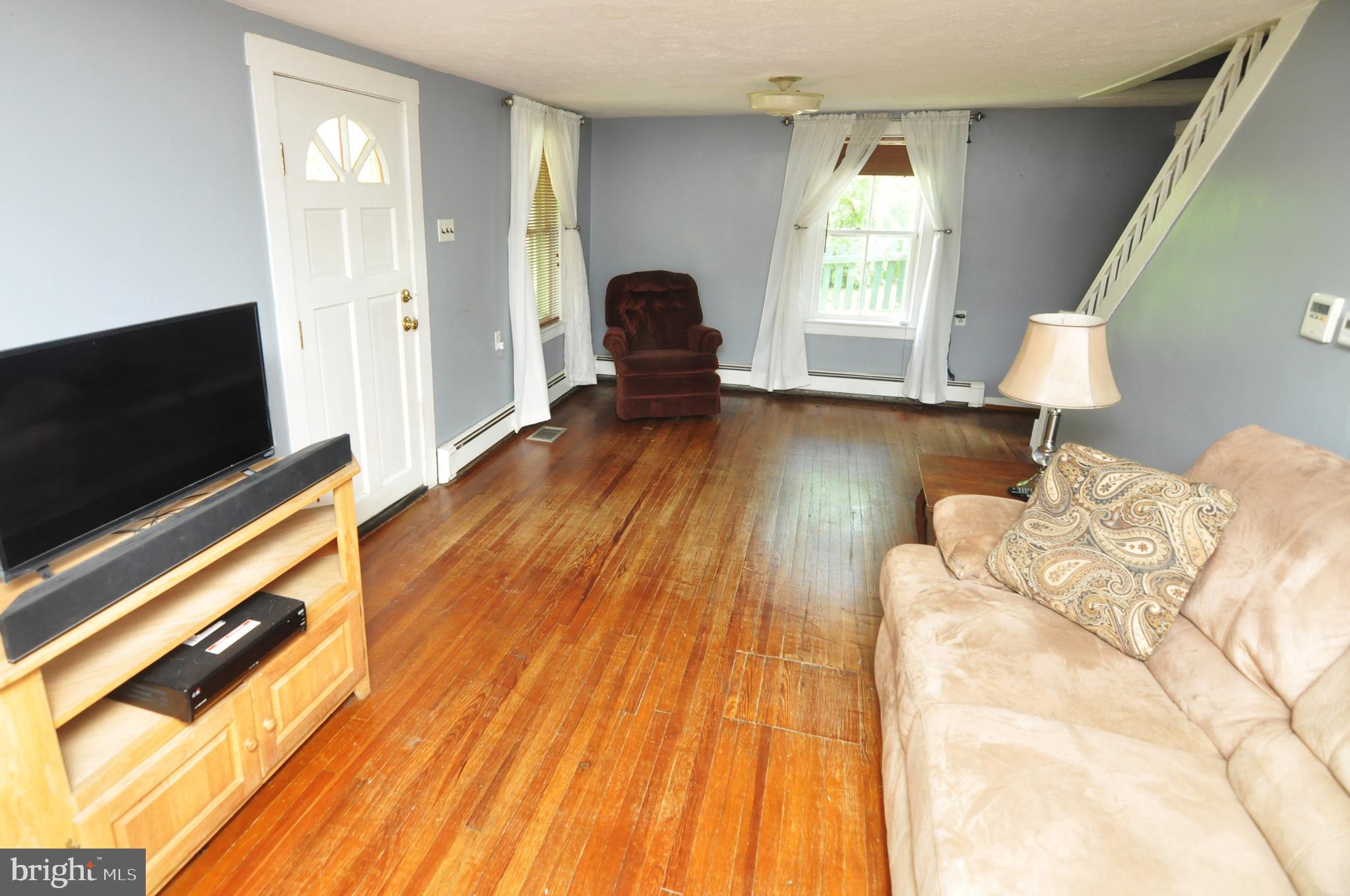 497 Back Mountain Road Winchester, VA 22602 - Photo 26 of 42 Living room