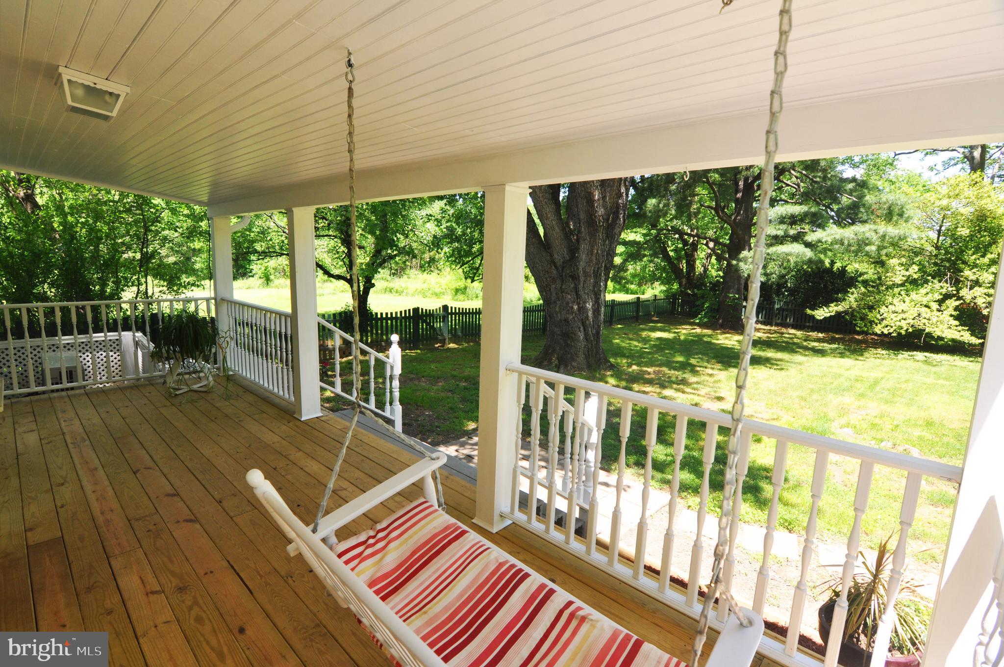 497 Back Mountain Road Winchester, VA 22602 - Photo 10 of 42 Front porch